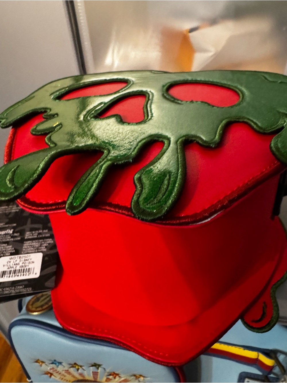 Loungefly - Poison Apple Crossbody - Picture 5 of 5